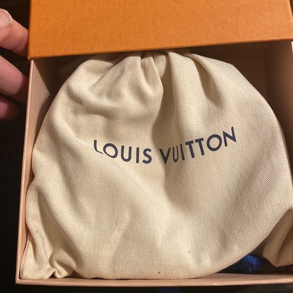 NWT Louis Vuitton 40 REV. MNG CH. 110
LIMITED TIME BLACK FRIDAY PRICE - Picture 3 of 7